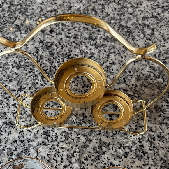 Libbey Frosted and Golden Leaf Pattern Serveware Set - Picture 5 of 14